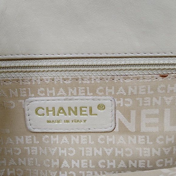 Chanel East West Chocolate Bar Patent Leather Handbag Yellow - Picture 7 of 9